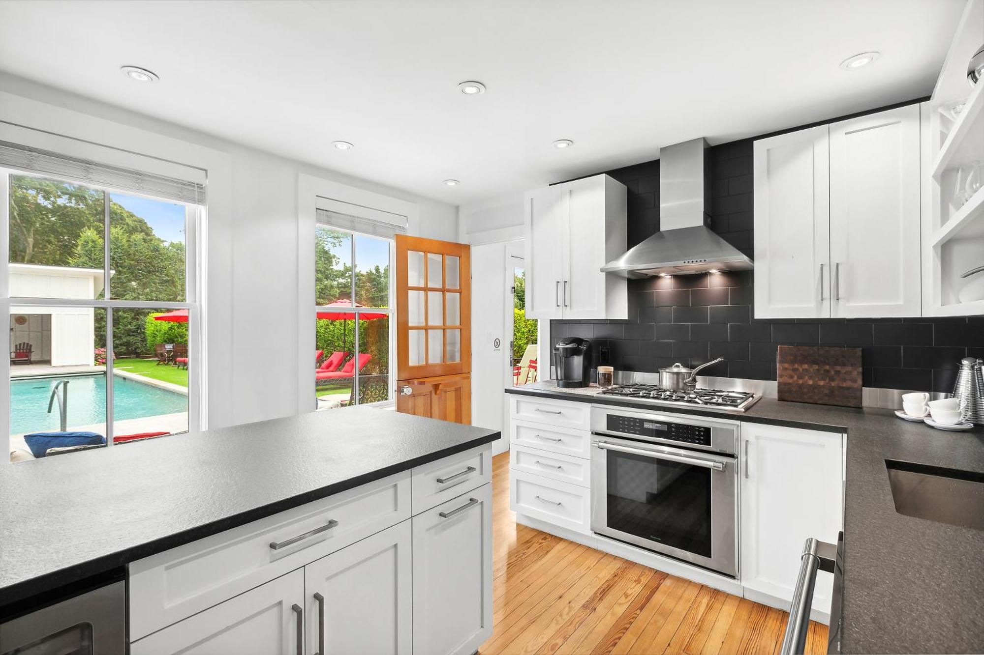 Seven Resort Style Inn Near Beach Shelter Island Heights Bagian luar foto