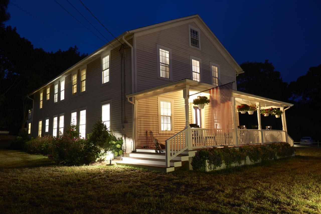 Seven Resort Style Inn Near Beach Shelter Island Heights Bagian luar foto